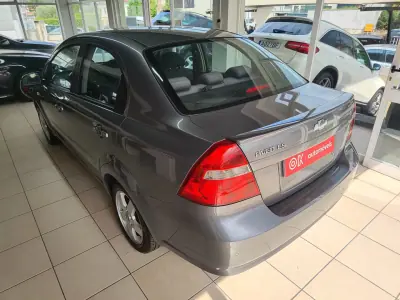 Chevrolet Aveo 2007 - 3250 EUR, 172000 km - AUTO.MOTO.pt - 172000km - foto 8 de 36