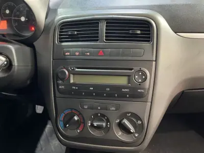 Fiat PUNTO 2008 - 2999 EUR, 233000 km - AUTO.MOTO.pt - 233000km - foto 26 de 36