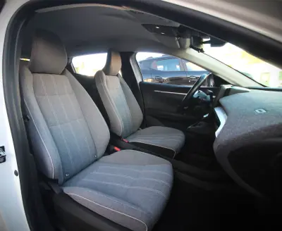 Renault Mégane E-Tech 2022 - 21000 EUR, 31000 km - AUTO.MOTO.pt - 31000km - foto 17 de 29