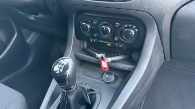 Ford KA 2018 - 11250 EUR, 142000 km - AUTO.MOTO.pt - 142000km - foto 30 de 40