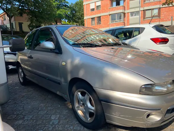 Fiat Bravo 1999 - 1100 EUR, 254000 km - AUTO.MOTO.pt - 254000km - foto 4 de 14