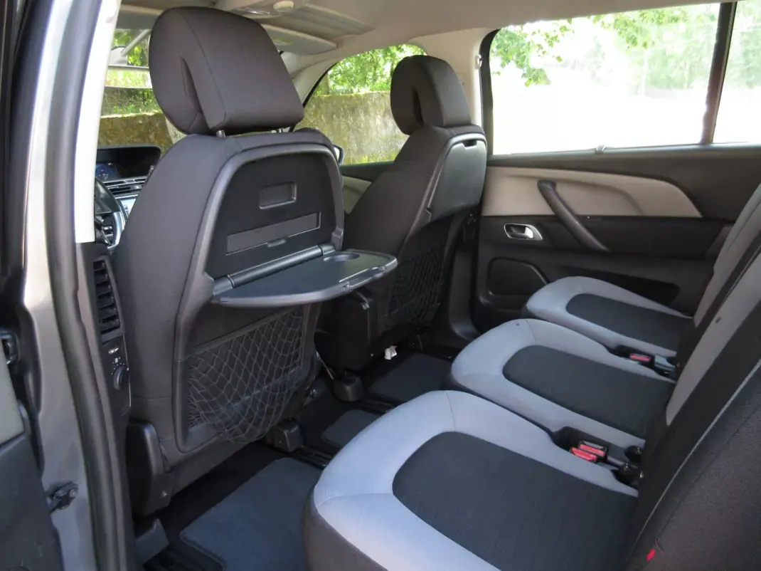 Citroën C4 Grand Picasso 2014 - 11490 EUR, 185000 km - AUTO.MOTO.pt - 185000km - foto 25 de 60