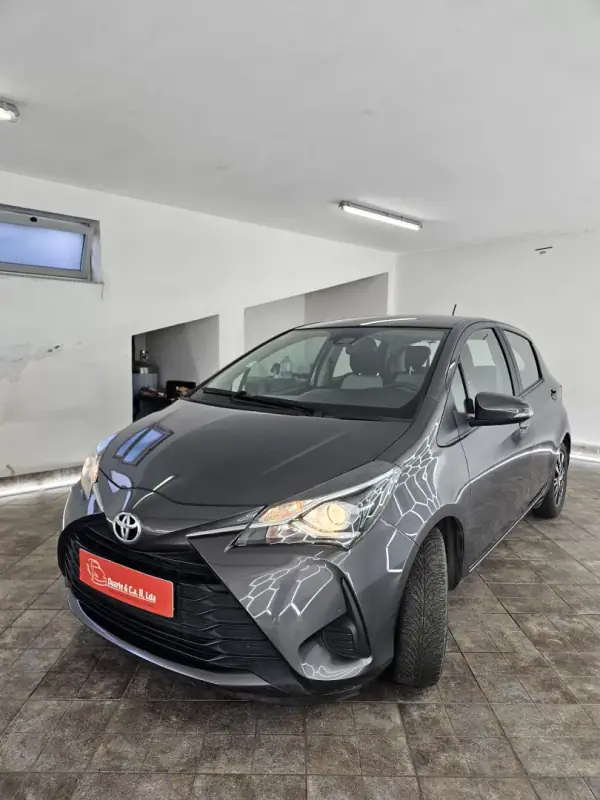 Toyota Yaris 2019 - 13650 EUR, 135421 km - AUTO.MOTO.pt - 135421km - foto 9 de 37