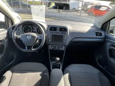 Volkswagen Polo 2017 - 12990 EUR, 99650 km - AUTO.MOTO.pt - 99650km - foto 8 de 14