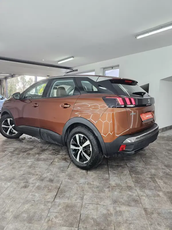 Peugeot 3008 2018 - 17990 EUR, 122503 km - AUTO.MOTO.pt - 122503km - foto 7 de 25
