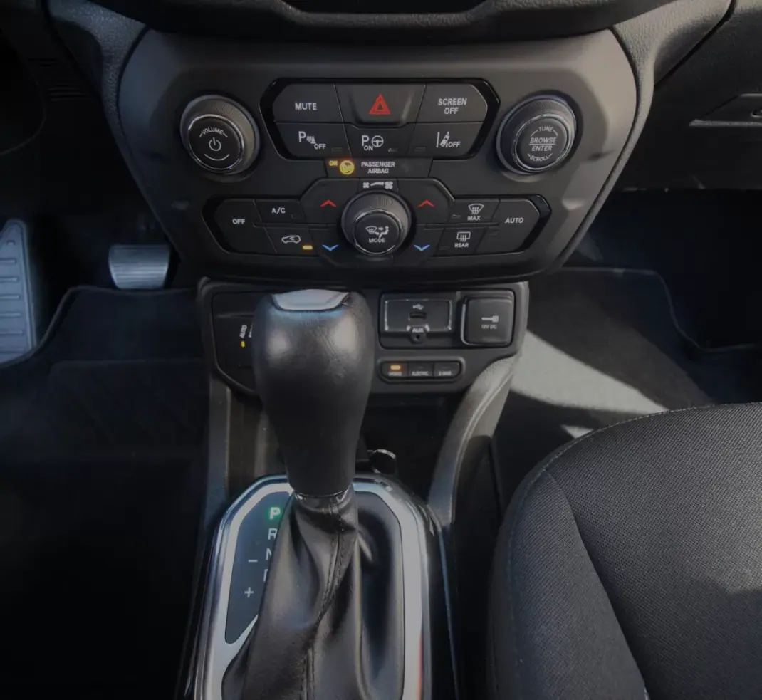 Jeep Renegade 2022 - 18990 EUR, 99500 km - 99500km - foto 42 de 49