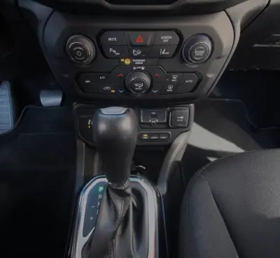 Jeep Renegade 2022 - 18990 EUR, 99500 km - 99500km - foto 42 de 49