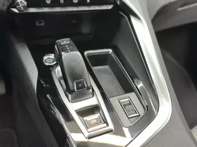 Peugeot 5008 2021 - 24800 EUR, 142000 km - AUTO.MOTO.pt - 142000km - foto 26 de 38