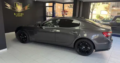Maserati Ghibli 2014 - 31000 EUR, 226000 km - AUTO.MOTO.pt - 226000km - foto 24 de 47