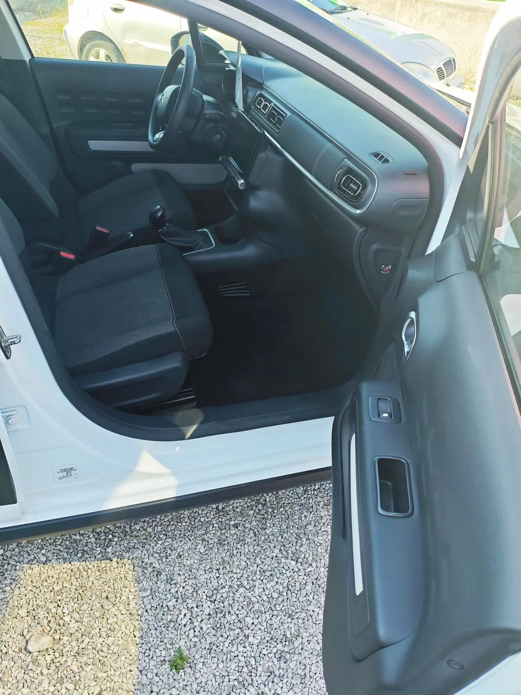 Citroën C3 2023 - 13950 EUR, 54500 km - 54500km - foto 6 de 6
