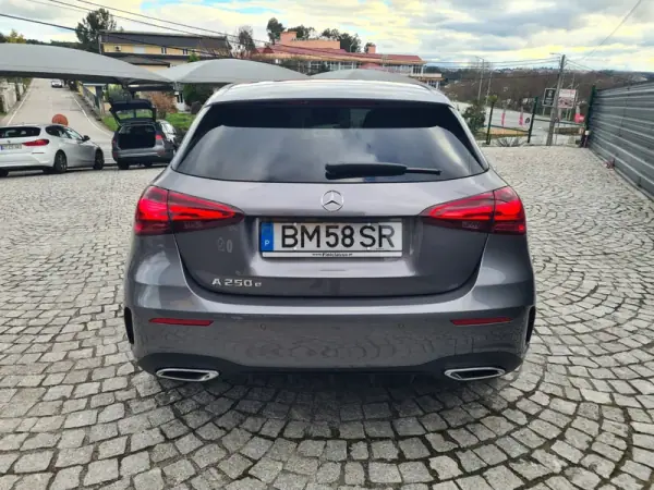 Mercedes-Benz A 250 2024 - 43990 EUR, 10000 km - AUTO.MOTO.pt - 10000km - foto 6 de 36