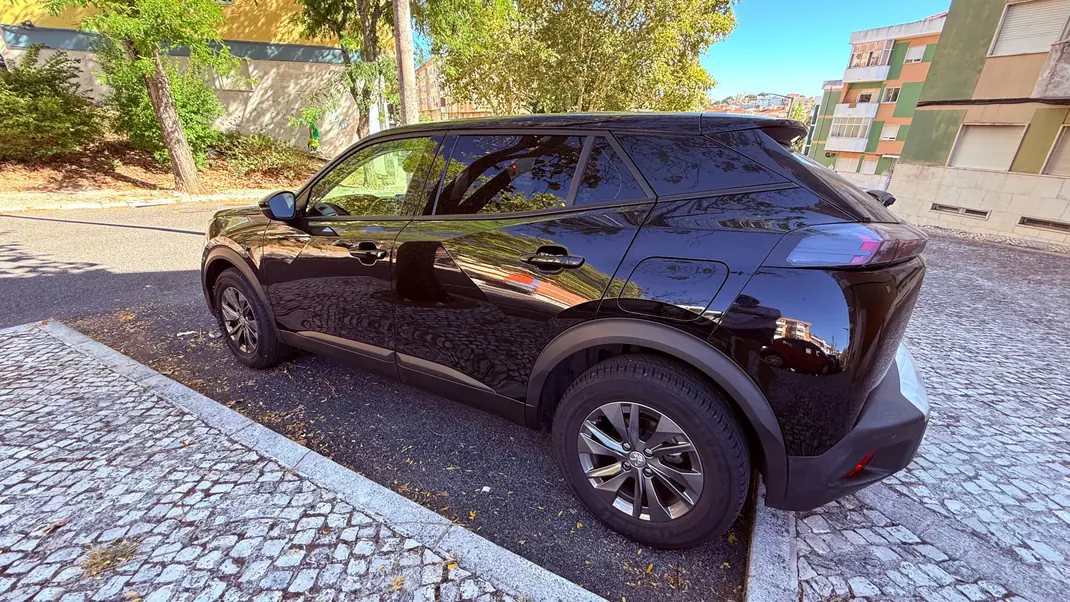Peugeot 2008 2021 - 16000 EUR, 66552 km - 66552km - foto 4 de 12
