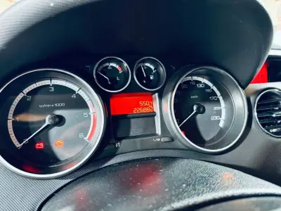 Peugeot 308 2012 - 6450 EUR, 226882 km - AUTO.MOTO.pt - 226882km - foto 18 de 20