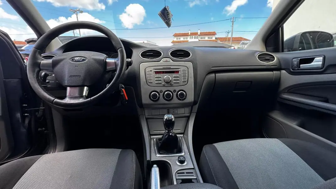 Ford Focus 2008 - 5990 EUR, 210940 km - AUTO.MOTO.pt - 210940km - foto 9 de 14