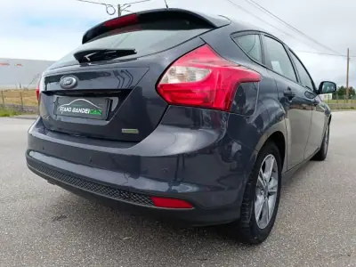 Ford Focus 2014 - 9900 EUR, 168000 km - AUTO.MOTO.pt - 168000km - foto 8 de 21