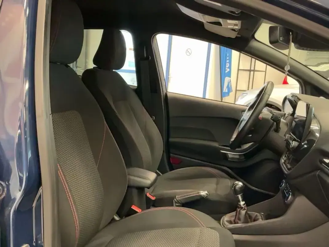 Ford Fiesta 2019 - 11790 EUR, 77751 km - AUTO.MOTO.pt - 77751km - foto 8 de 12