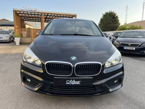 BMW 218 Gran Tourer 2016 - 15950 EUR, 200000 km - AUTO.MOTO.pt - 200000km - foto 2 de 51