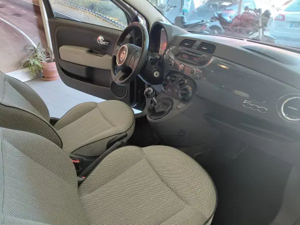 Fiat 500 2010 - 6999 EUR, 156000 km - AUTO.MOTO.pt - 156000km - foto 17 de 19