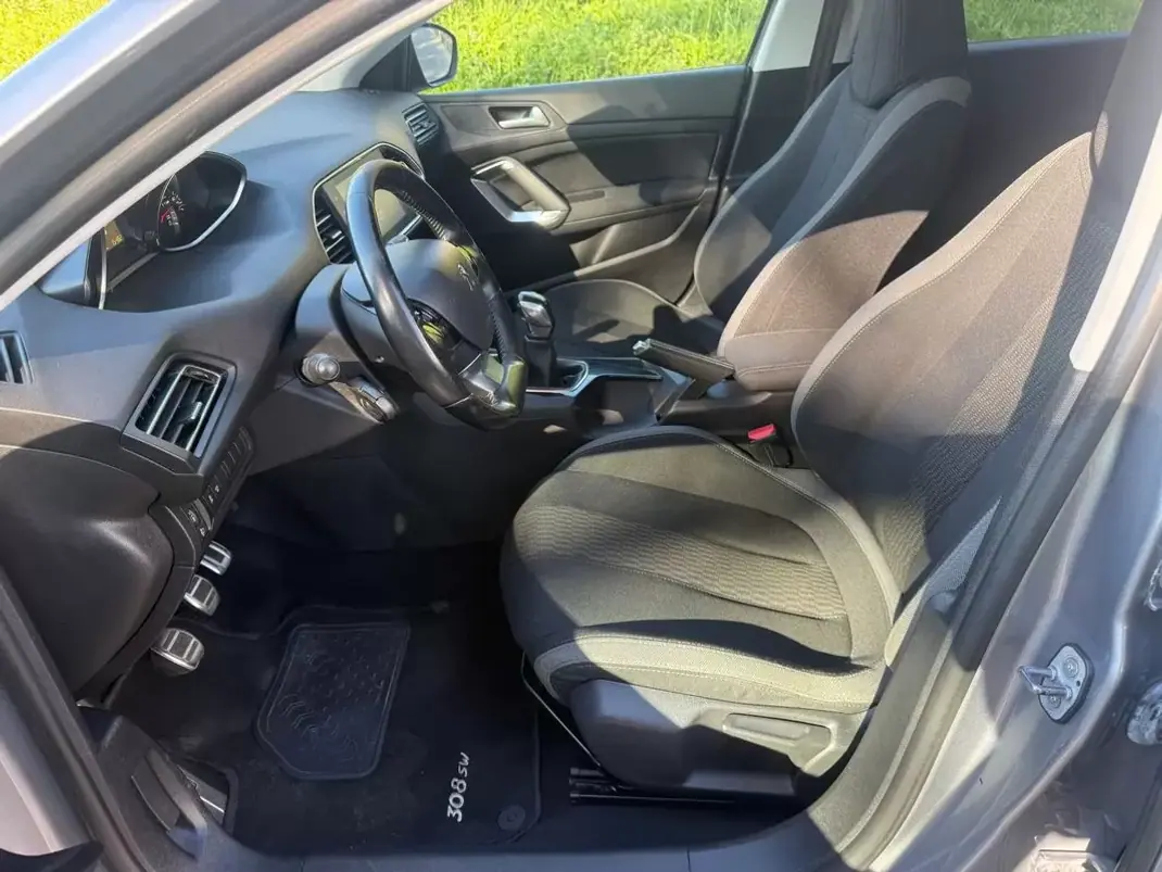 Peugeot 308 SW 2016 - 9450 EUR, 192000 km - AUTO.MOTO.pt - 192000km - foto 7 de 24