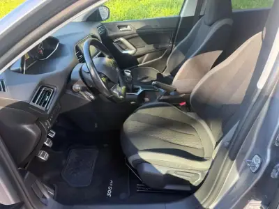 Peugeot 308 SW 2016 - 9450 EUR, 192000 km - AUTO.MOTO.pt - 192000km - foto 7 de 24