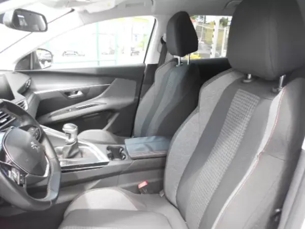 Peugeot 3008 2018 - 17500 EUR, 160386 km - AUTO.MOTO.pt - 160386km - foto 10 de 12