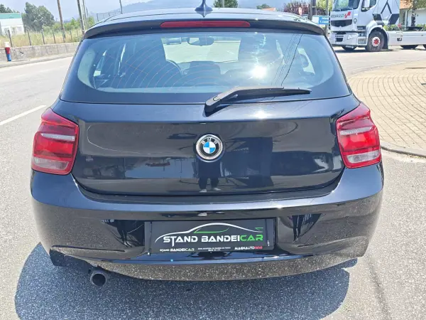 BMW 116 2011 - 11000 EUR, 231000 km - AUTO.MOTO.pt - 231000km - foto 7 de 26