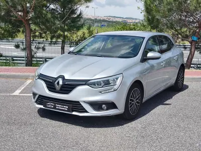 Renault Mégane 2016 - 8780 EUR, 252000 km - AUTO.MOTO.pt - 252000km - foto 2 de 36