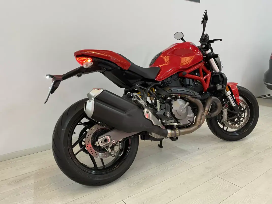 Ducati Monster 1000 2018 - 9950 EUR, 10707 km - AUTO.MOTO.pt - 10707km - foto 8 de 19