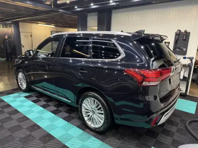 Mitsubishi Outlander 2020 - 24900 EUR, 63000 km - AUTO.MOTO.pt - 63000km - foto 2 de 14