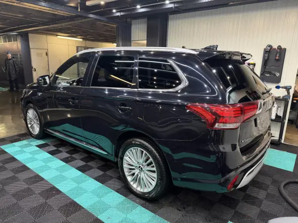 Mitsubishi Outlander 2020 - 24900 EUR, 63000 km - AUTO.MOTO.pt - 63000km - foto 2 de 14