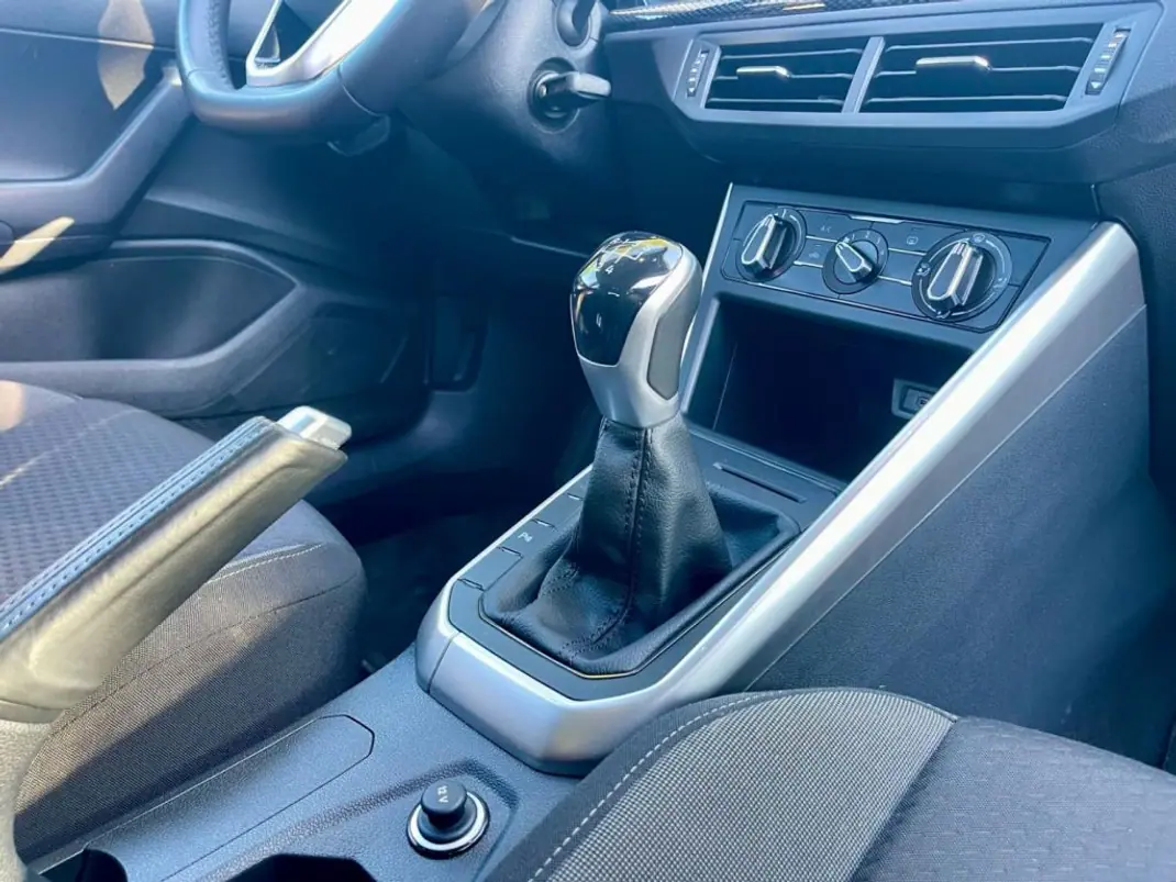 Volkswagen Taigo 2023 - 20980 EUR, 43950 km - AUTO.MOTO.pt - 43950km - foto 9 de 23