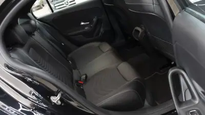 Mercedes-Benz A 250 2021 - 22900 EUR, 125000 km - AUTO.MOTO.pt - 125000km - foto 10 de 37