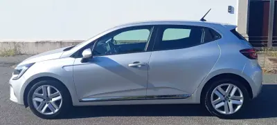 Renault Clio 2021 - 12490 EUR, 89100 km - AUTO.MOTO.pt - 89100km - foto 5 de 18
