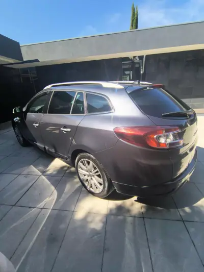 Renault Mégane 2012 - 8500 EUR, 240000 km - AUTO.MOTO.pt - 240000km - foto 4 de 26