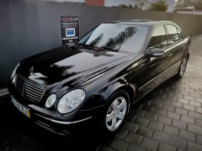 Mercedes-Benz E 220 2005 - 10950 EUR, 175000 km - AUTO.MOTO.pt - 175000km - foto 10 de 43
