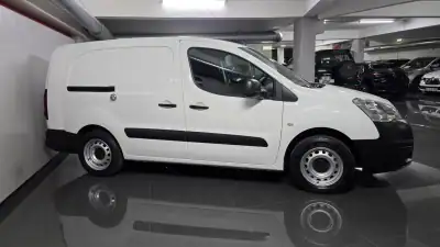 Citroën Berlingo 2018 - 17990 EUR, 67000 km - AUTO.MOTO.pt - 67000km - foto 3 de 42