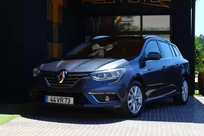 Renault Mégane Sport Tourer 2018 - 10750 EUR, 189000 km - AUTO.MOTO.pt - 189000km - foto 4 de 10