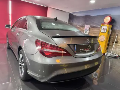 Mercedes-Benz CLA 180 2018 - 21500 EUR, 179900 km - AUTO.MOTO.pt - 179900km - foto 8 de 25