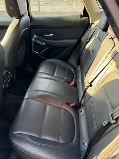 Jaguar E-Pace 2019 - 28500 EUR, 98000 km - AUTO.MOTO.pt - 98000km - foto 9 de 33