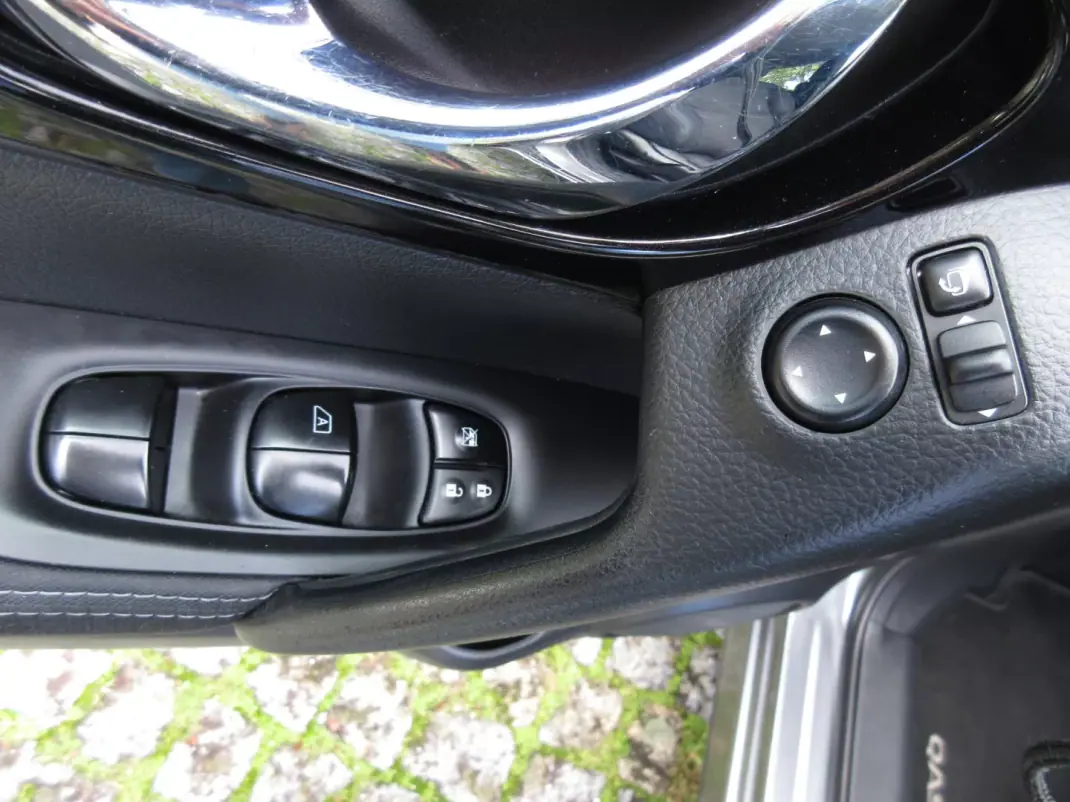 Nissan Qashqai 2017 - 13490 EUR, 177000 km - 177000km - foto 22 de 42