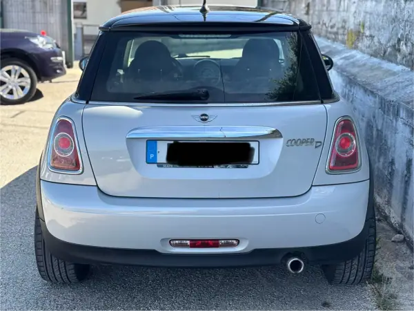 MINI Cooper 2010 - 7000 EUR, 208000 km - AUTO.MOTO.pt - 208000km - foto 5 de 11