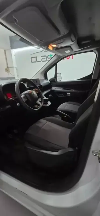 Citroën Berlingo 2021 - 17500 EUR, 49659 km - AUTO.MOTO.pt - 49659km - foto 11 de 27