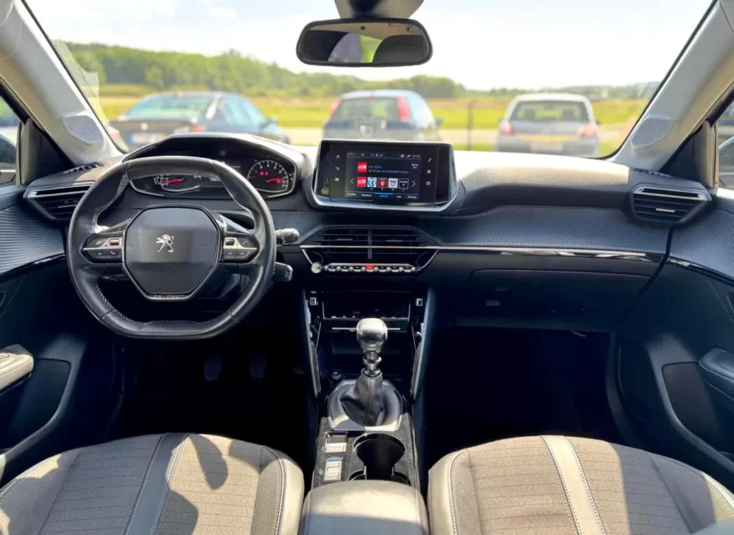 Peugeot 208 2022 - 14890 EUR, 160119 km - AUTO.MOTO.pt - 160119km - foto 10 de 17