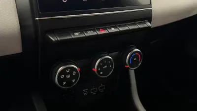 Renault Clio 2021 - 11490 EUR, 171078 km - AUTO.MOTO.pt - 171078km - foto 18 de 27