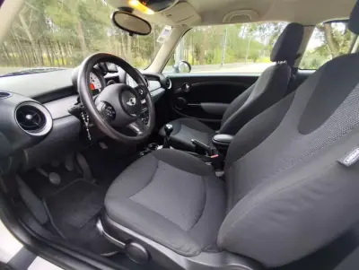 MINI Clubman 2011 - 7500 EUR, 293000 km - AUTO.MOTO.pt - 293000km - foto 20 de 65