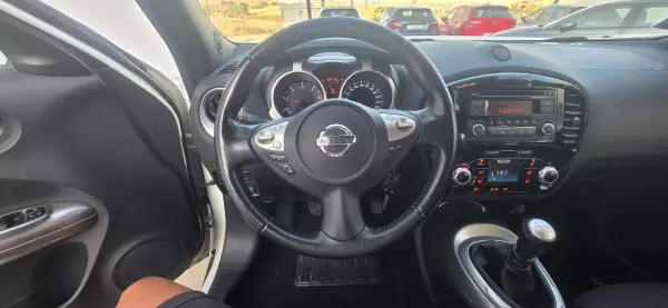 Nissan Juke 2014 - 11400 EUR, 156500 km - AUTO.MOTO.pt - 156500km - foto 8 de 15