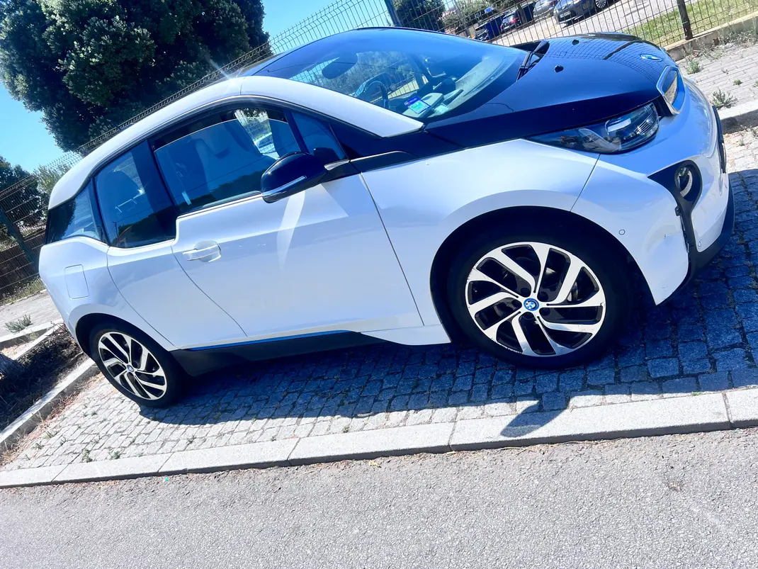 BMW i3 2016 - 9900 EUR, 166500 km - AUTO.MOTO.pt - 166500km - foto 1 de 15