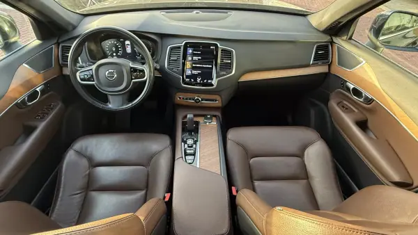 Volvo XC 90 2021 - 43990 EUR, 104000 km - AUTO.MOTO.pt - 104000km - foto 20 de 47
