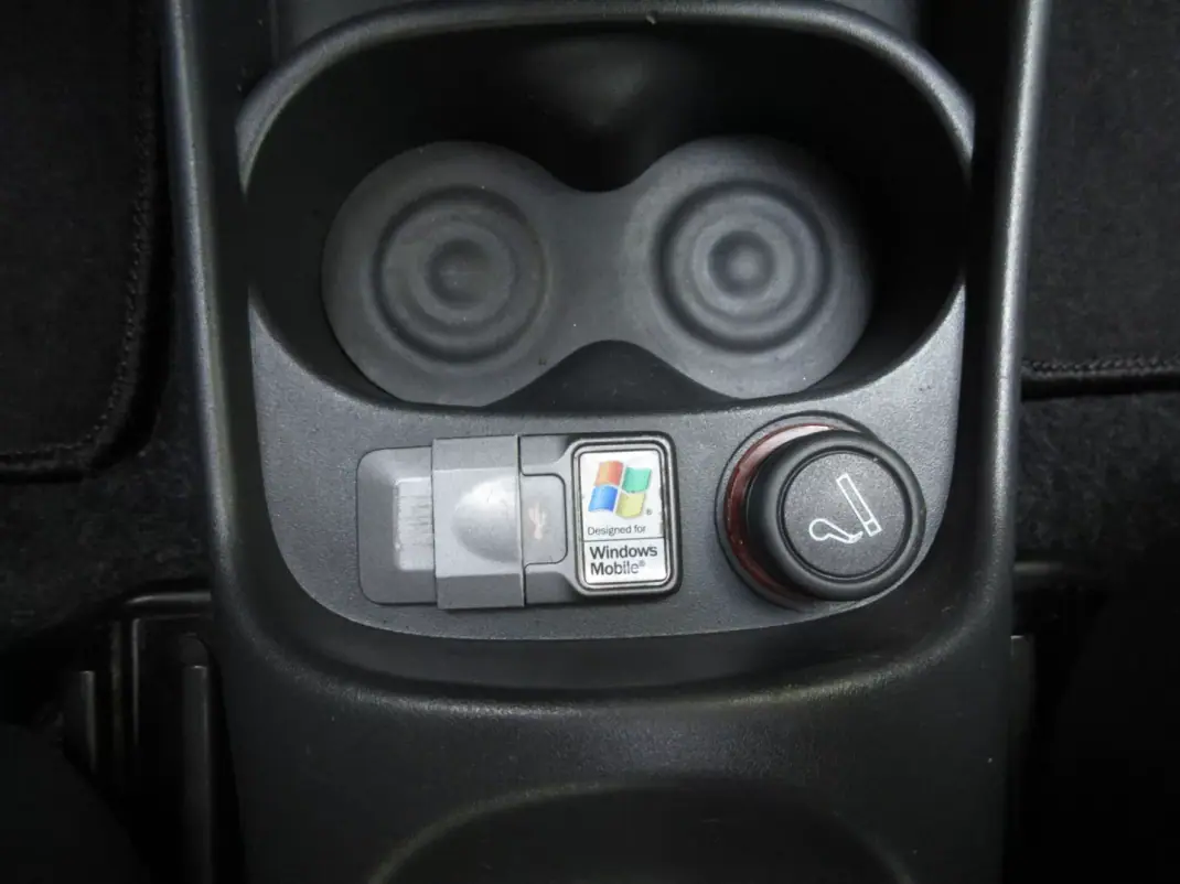 Fiat 500 2010 - 6990 EUR, 185000 km - AUTO.MOTO.pt - 185000km - foto 36 de 37