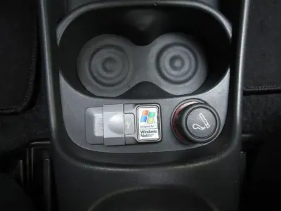 Fiat 500 2010 - 6990 EUR, 185000 km - AUTO.MOTO.pt - 185000km - foto 36 de 37